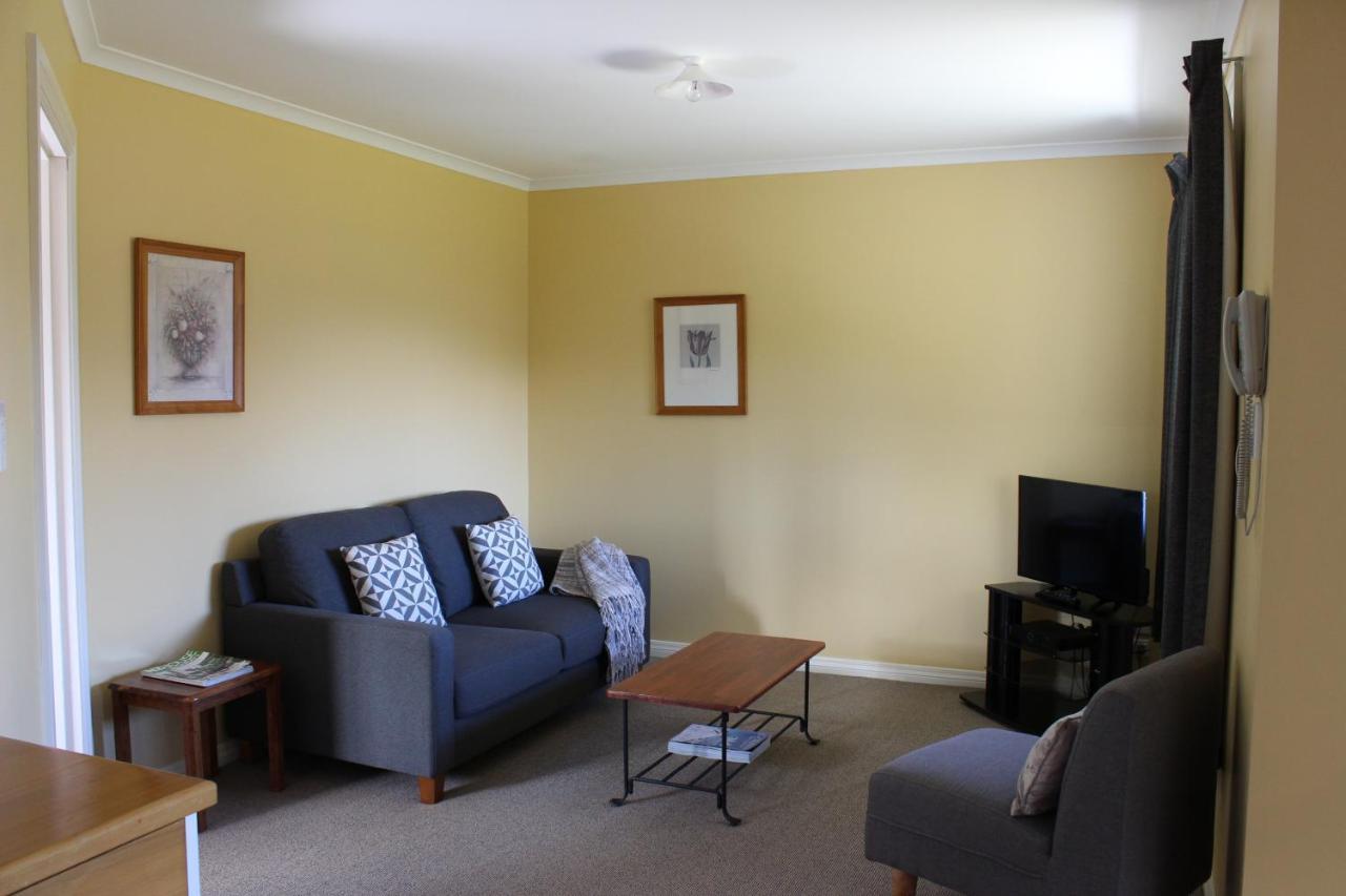 Blue Thistle Cottages Te Anau Exterior foto